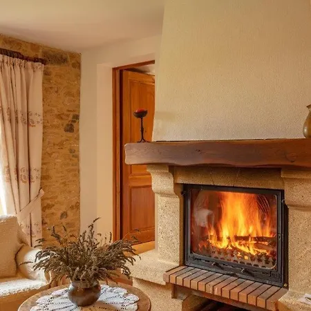Le Pourqueyrol Holiday home *